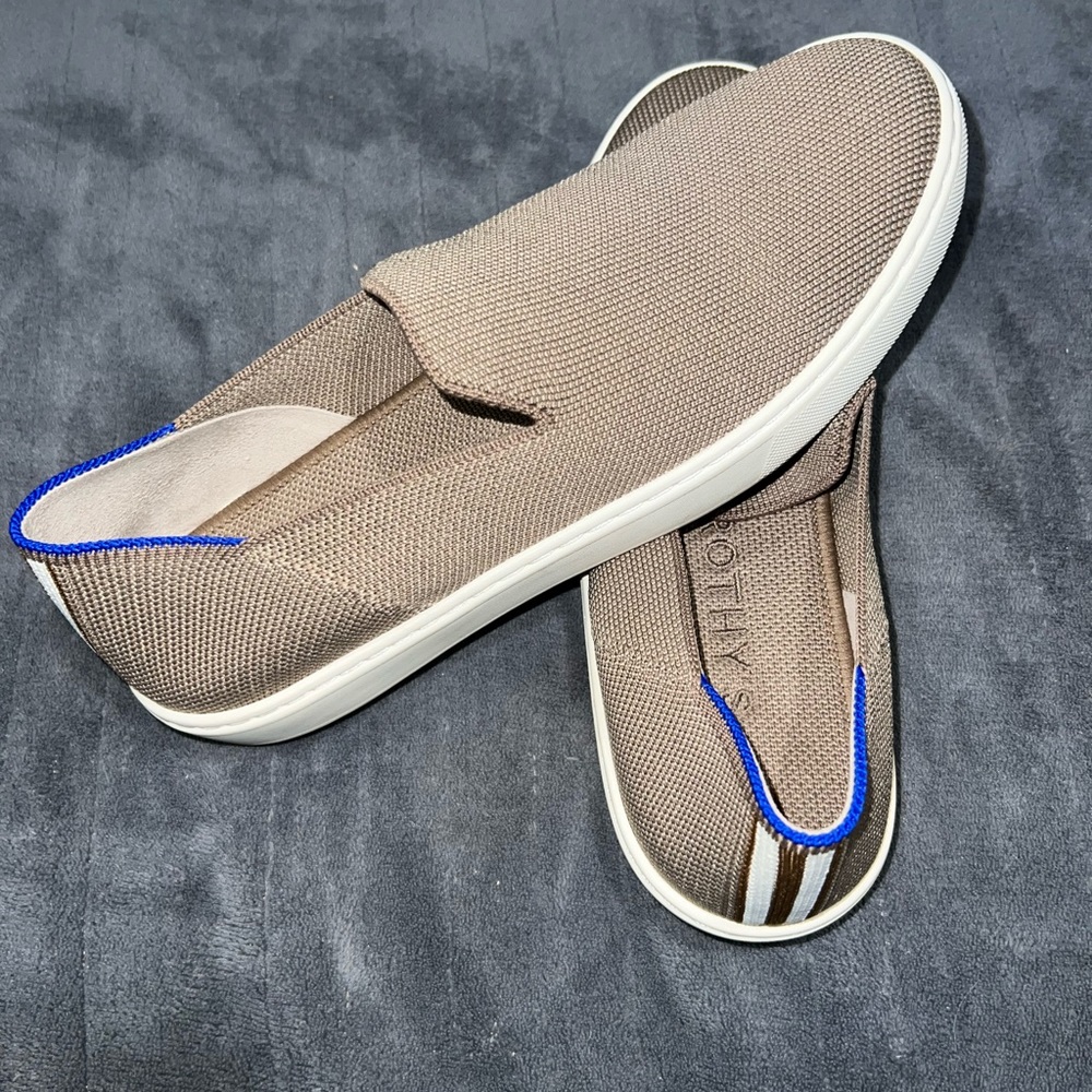 Women’s Rothy’s The Original Slip On Sneaker Neutral Size 7.5